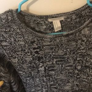 A cute over sized knitted sweater!